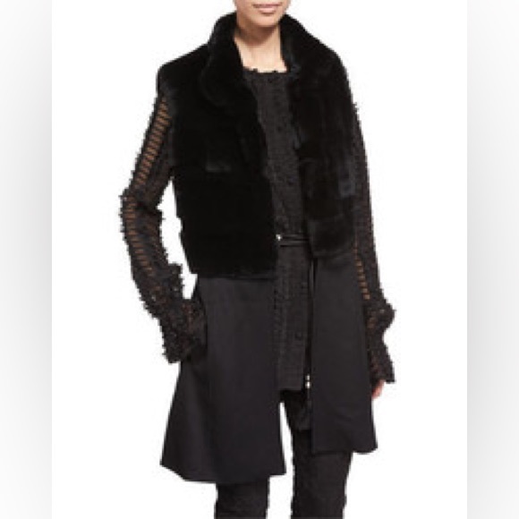 * NEW * St. John Knits Collection Rabbit Fur Vest in Caviar. Size P - Picture 4 of 8